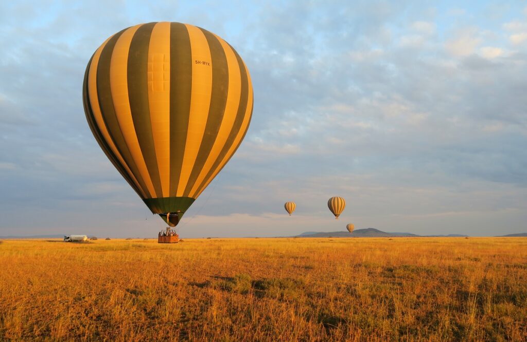 Hot air ballon over Serengeti-Tanzania